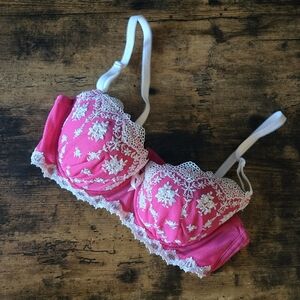 Japanese Brand embroidered lace bra 34C push up removable strap/ strapeless bra